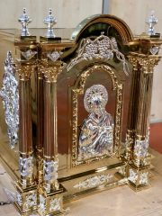 Relicario bañado en oro